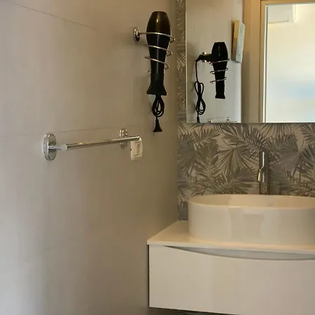 Colombo E Апартаменты Вьесте